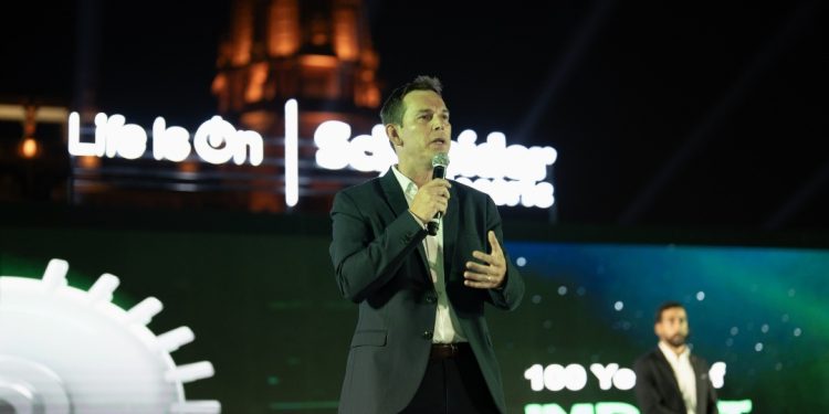 شنايدر إلكتريك تحتفل بمرور 100 عام من التأثير الإيجابي من خلال منتجها “الكونتاكتور”