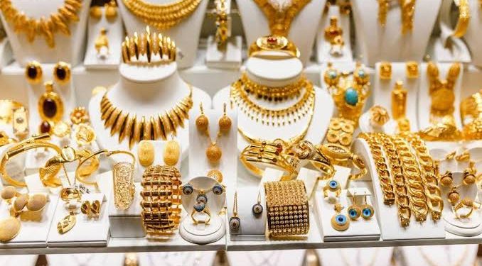 آي صاغة: تراجع أسعار الذهب مع انتعاش حركة البيع العكسي بالأسواق المحلية