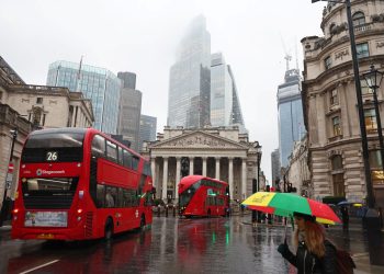 تقرير: بريطانيا تحتاج 1.3 تريليون جنيه استرليني لنموها اقتصادياً