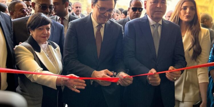 مؤسسة مكسيم الخيرية تطلق مكتبة "ن السحار"