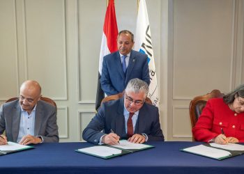 ايجيترانس ونافذ الدولية تتعاقدان مع المنطقة الاقتصادية لقناة السويس لتطوير عمليات النقل البري بميناء غرب بورسعيد