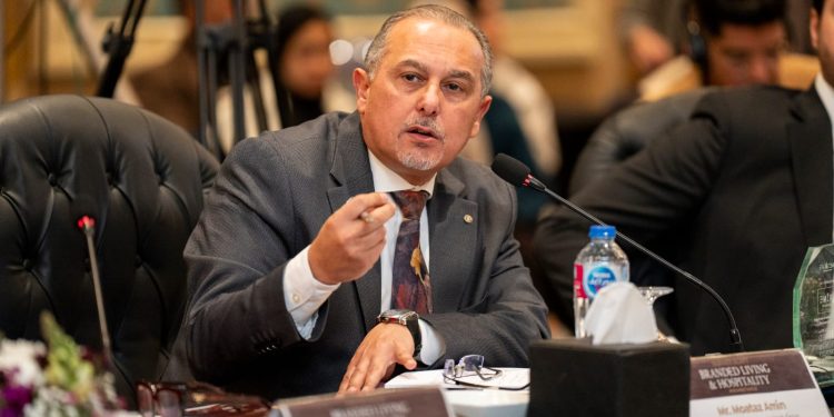 معتز أمين: توافر شركات الإدارة المتخصصة يعزز من إقبال العملاء الأجانب للاستثمار في منتج الشقق الفندقية أو تأجير وحدات الضيافة