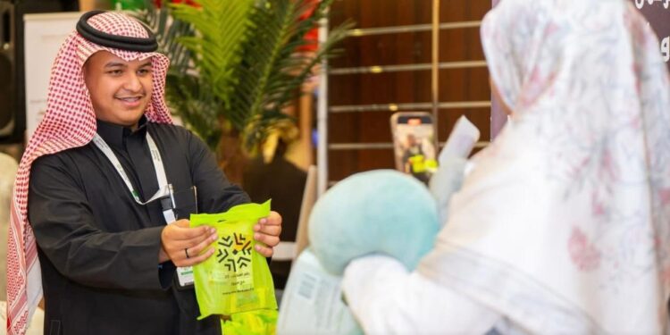 بدء توافد طلائع الحجاج إلى مكة المكرمة والمدينة المنورة بوصول حجاج ماليزيا