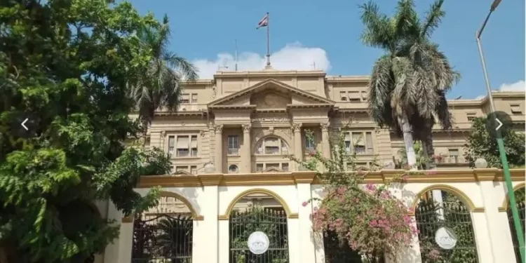 وزير الزراعة يستعرض جهود حماية الثروة الداجنة وتعزيز الاستقرار الوبائي في المحافظات