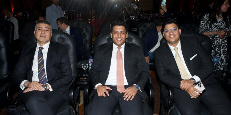 تكريم الدكتور مدحت شلبي رئيس شركة «الصفوة للتطوير العمراني SUD» كأكبر مطور عقاري في الدلتا