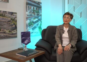 قبل بدء التسليم”.. هازل وونج تزور تحفتها المعمارية «روك كابيتال 1» أكبر مبنى إداري في الحي الحكومي