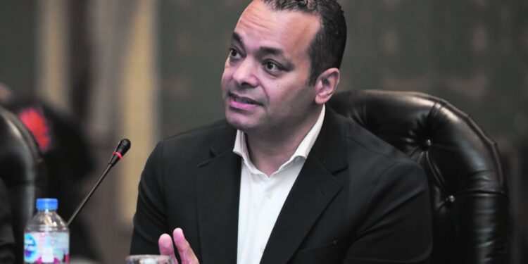 د. أحمد صقر: 2026 عام تعويم شركات التطوير العقاري المتعثرة وإعادة تشكيل خريطة السوق العقاري عبر الاستحواذات