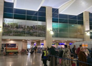 المصريين أوت دور توقع تعاقدًا مع أوراسكوم للتنمية لتسويق مشروع Siyal Makadi Heights عبر شاشات مطار القاهرة الدولي