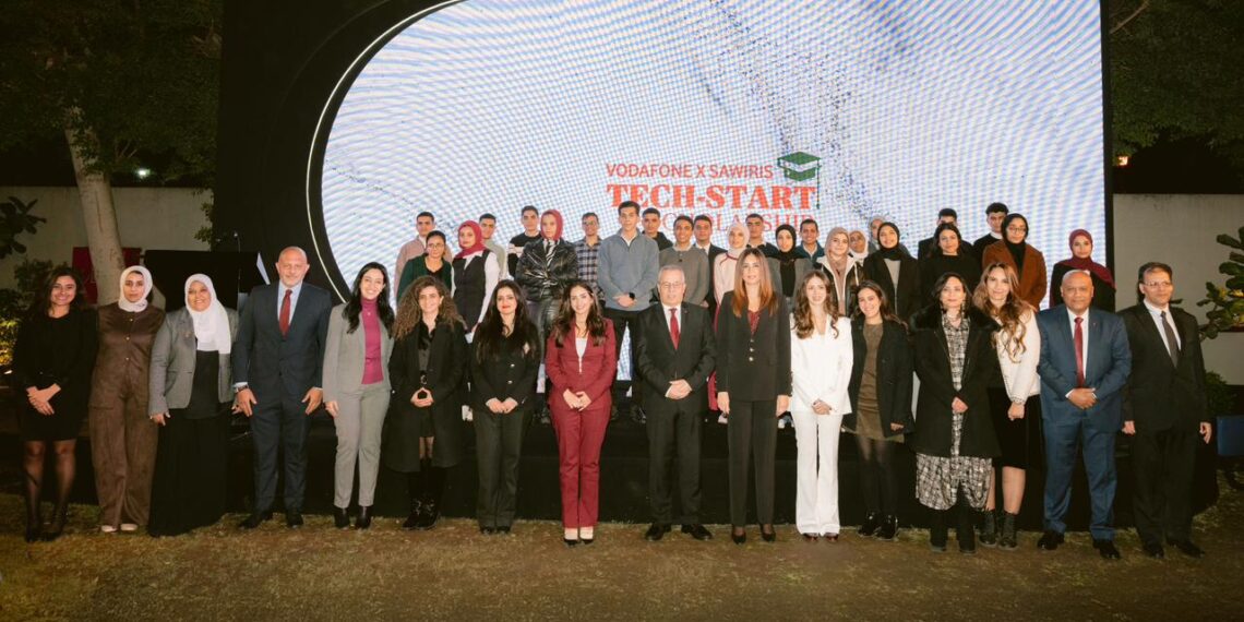 ڤودافون مصر لتنمية المجتمع ومؤسسة ساويرس تطلقان منحة Tech-Start لدعم 25 طالباً