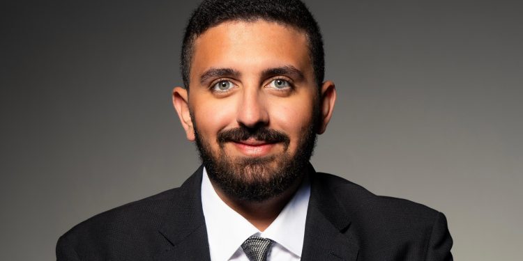 المهندس مينا عاطف هندي يقود مشروع «أجيال من حديد» عبر شركة «المعادي ستيل»