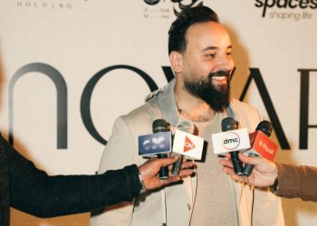 محمد منير يغني ” في حتة لوحدى .. والنيل دا حكايتي ” ضمن حملة تشويقية ” لنوفارا هولدينج